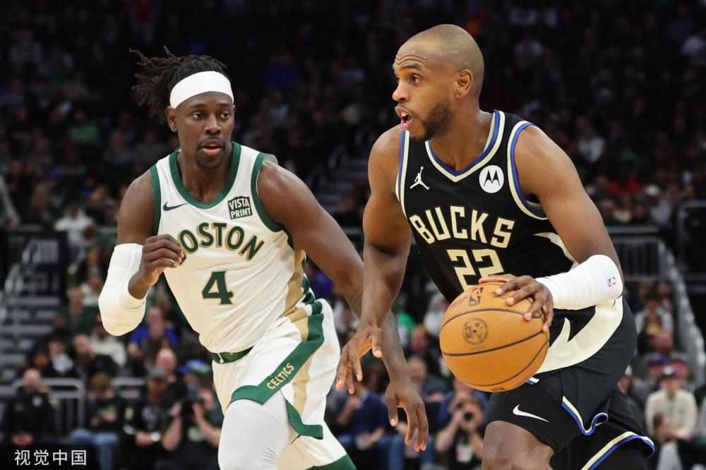 更是在赛场 更是在赛场