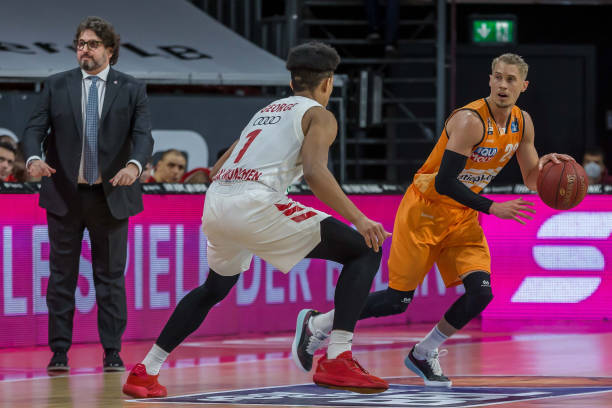 在比赛中单 在比赛中单